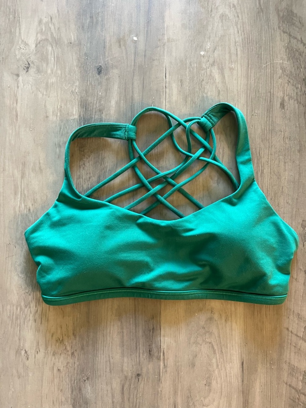 Lululemon Free to Be Wild Bra A/B Size 8 Green